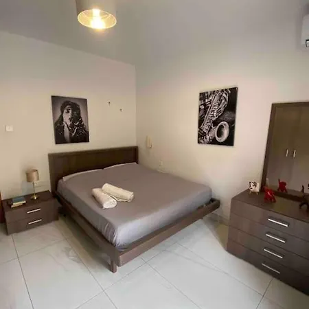 Lovely Flat Sea View! Apartament St Paul's Bay